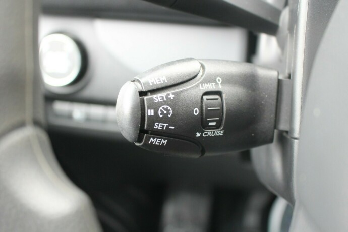 toyota-proace-diesel-2024-big-18