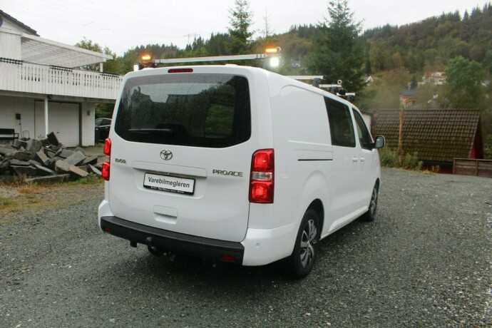 toyota-proace-diesel-2024-big-8