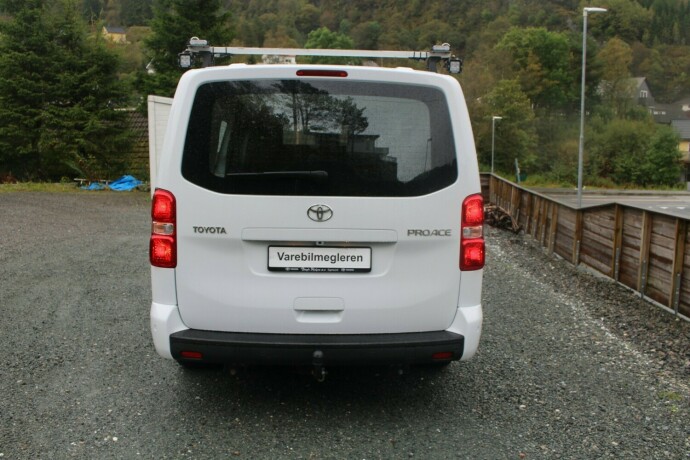 toyota-proace-diesel-2024-big-9
