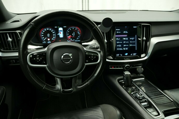 volvo-v60-elektrisitetbensin-2020-big-36