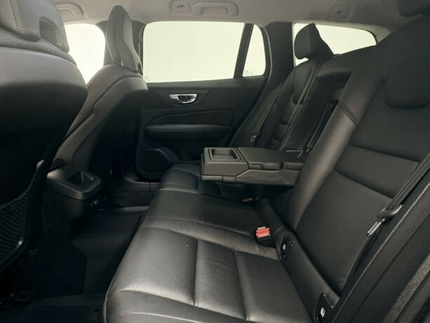 volvo-v60-diesel-2019-big-24