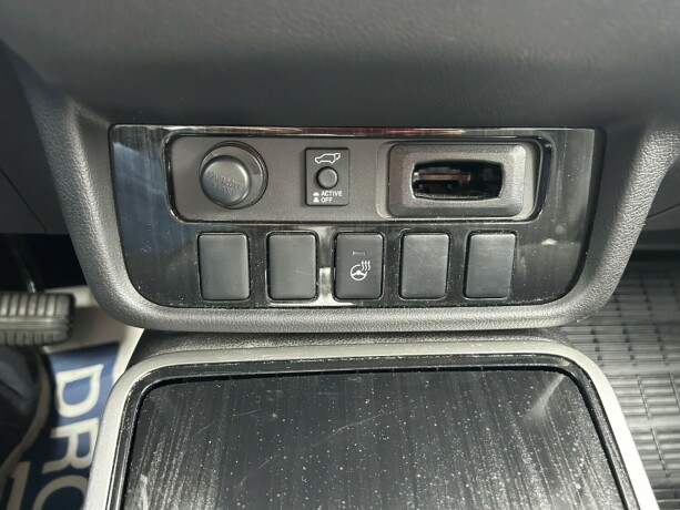 mitsubishi-outlander-elektrisitetbensin-2016-big-23