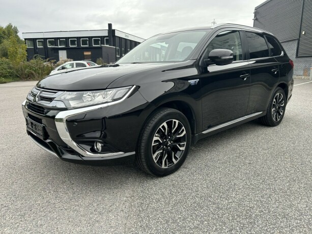 mitsubishi-outlander-elektrisitetbensin-2016-big-2