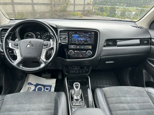 mitsubishi-outlander-elektrisitetbensin-2016-big-15