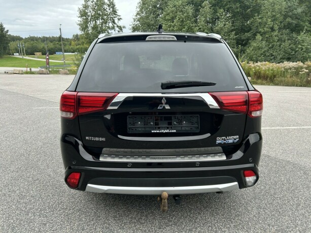 mitsubishi-outlander-elektrisitetbensin-2016-big-5