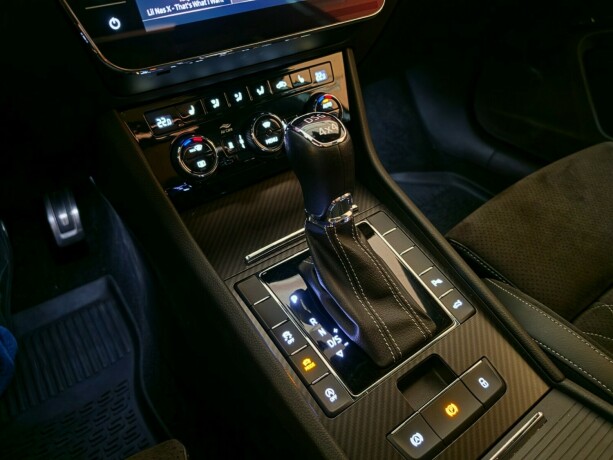 skoda-superb-diesel-2022-big-26