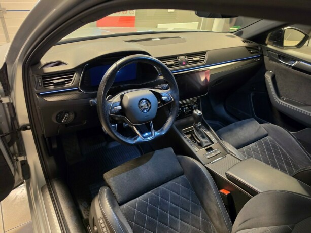 skoda-superb-diesel-2022-big-25