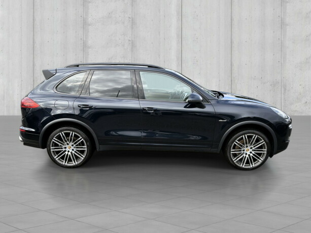 porsche-cayenne-diesel-2015-big-6