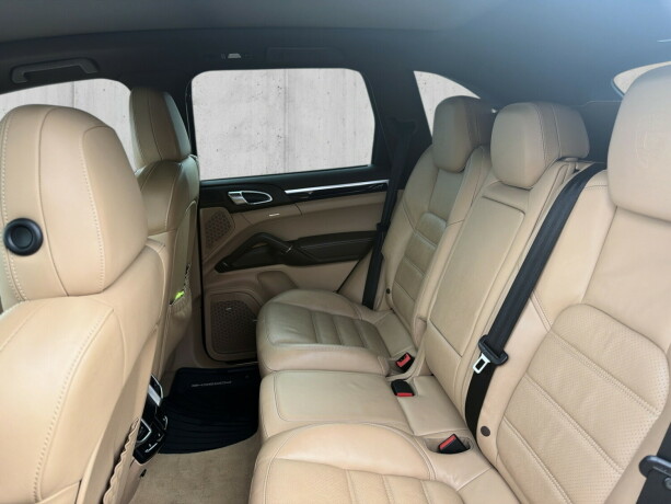 porsche-cayenne-diesel-2015-big-17
