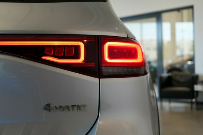 mercedes-benz-eqb300-elektrisitet-2023-big-9