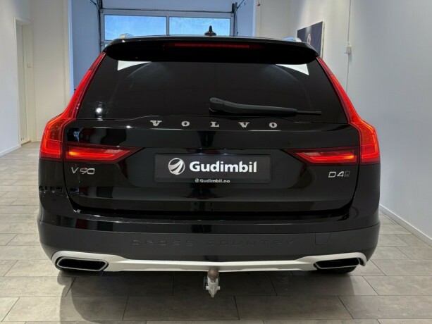 volvo-v90-cross-country-diesel-2019-big-3