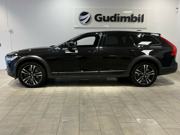 volvo-v90-cross-country-diesel-2019-big-1