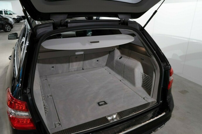 mercedes-benz-e63-bensin-2012-big-14