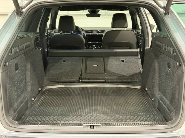 skoda-superb-diesel-2023-big-17