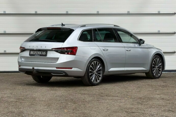 skoda-superb-diesel-2023-big-2