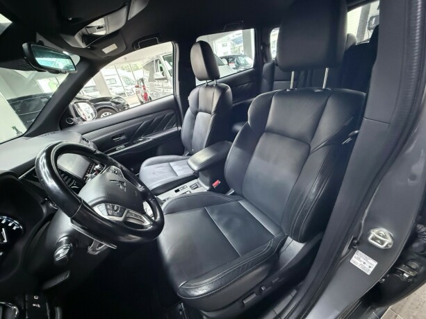 mitsubishi-outlander-plug-in-petrol-2020-big-11