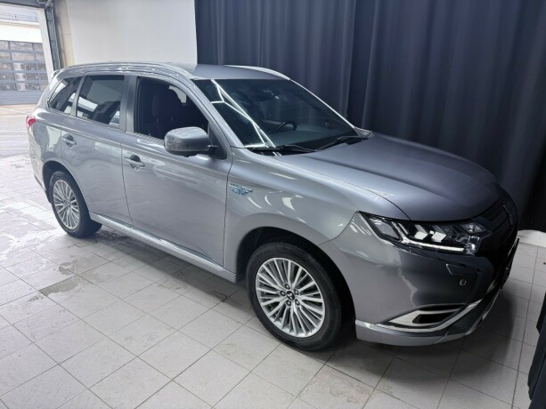 mitsubishi-outlander-plug-in-petrol-2020-big-9