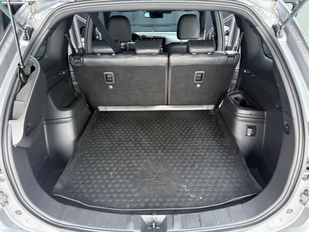 mitsubishi-outlander-plug-in-petrol-2020-big-33
