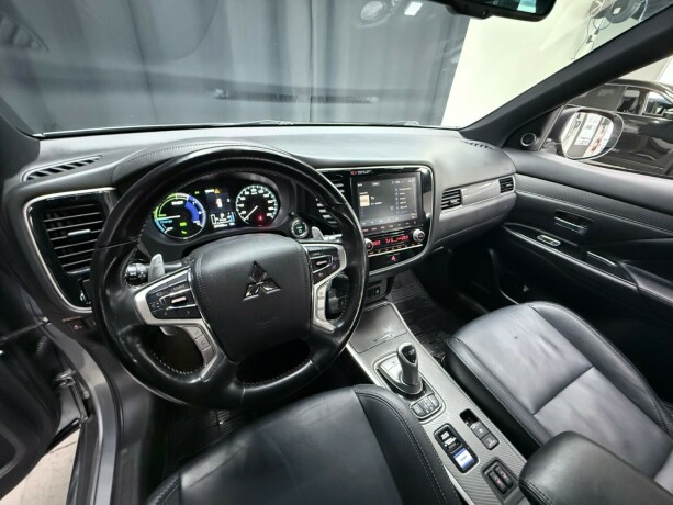 mitsubishi-outlander-plug-in-petrol-2020-big-13