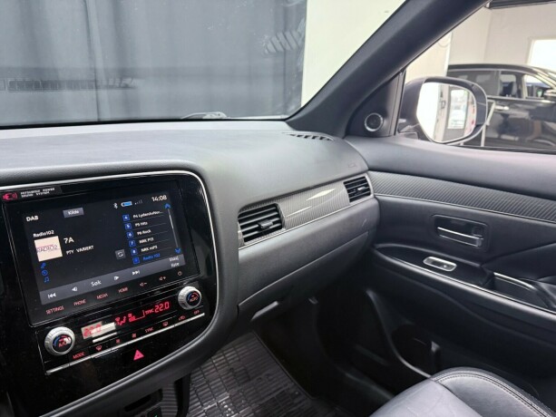 mitsubishi-outlander-plug-in-petrol-2020-big-25