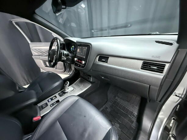 mitsubishi-outlander-plug-in-petrol-2020-big-28