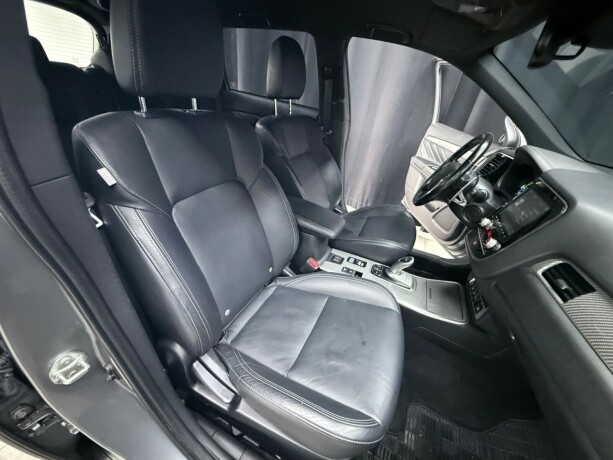 mitsubishi-outlander-plug-in-petrol-2020-big-27