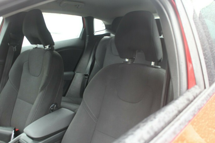 volvo-v40-diesel-2015-big-6