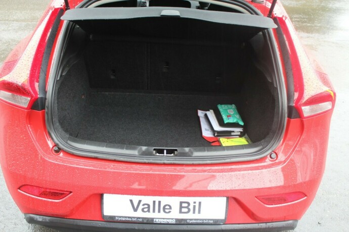 volvo-v40-diesel-2015-big-5