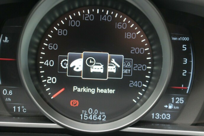 volvo-v40-diesel-2015-big-9