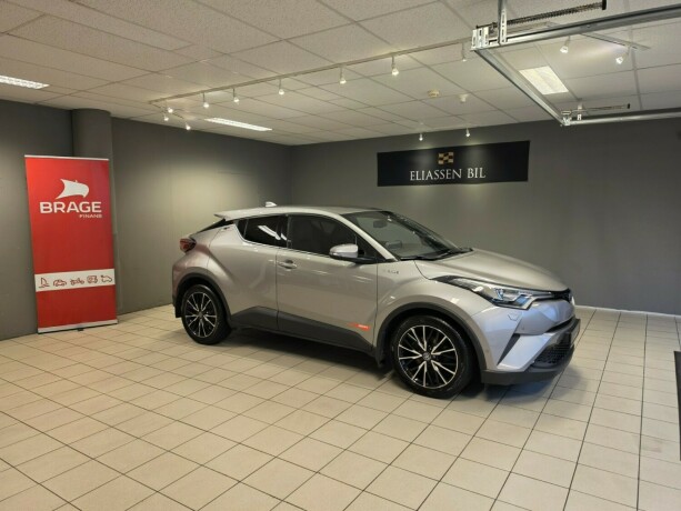 toyota-c-hr-elektrisitetbensin-2018-big-2