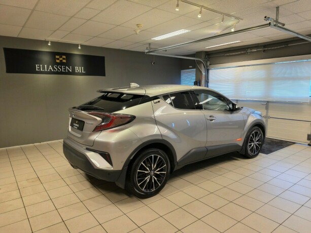 toyota-c-hr-elektrisitetbensin-2018-big-4