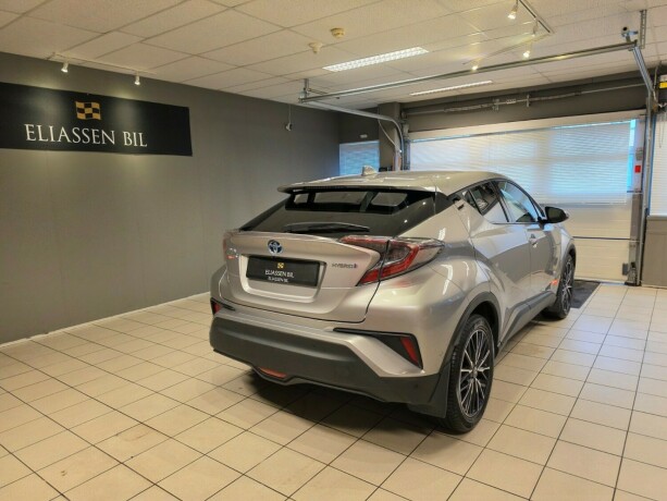 toyota-c-hr-elektrisitetbensin-2018-big-5