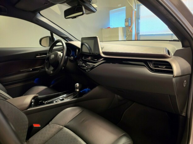 toyota-c-hr-elektrisitetbensin-2018-big-11