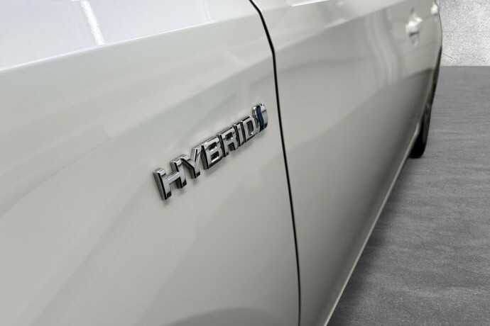 toyota-auris-bensin-2013-big-15