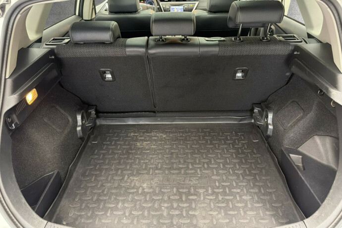 toyota-auris-bensin-2013-big-40