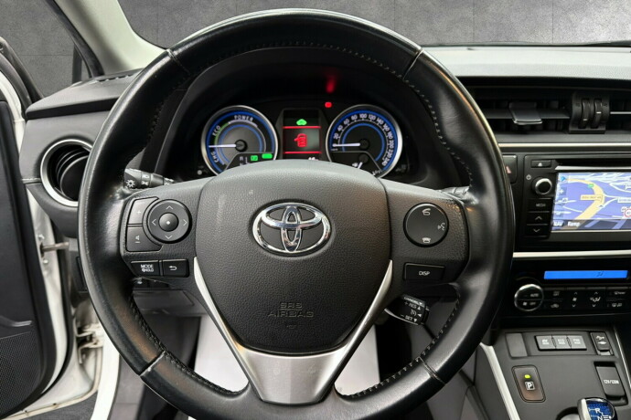 toyota-auris-bensin-2013-big-20
