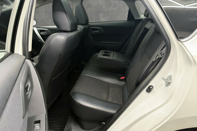 toyota-auris-bensin-2013-big-34