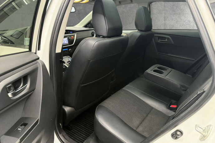 toyota-auris-bensin-2013-big-35