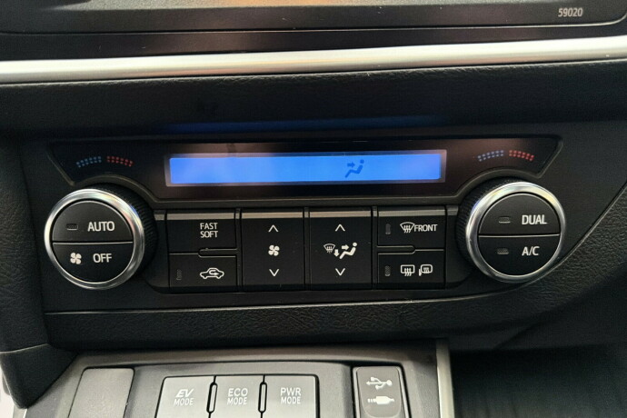 toyota-auris-bensin-2013-big-29