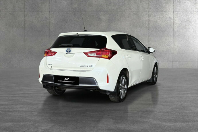 toyota-auris-bensin-2013-big-8