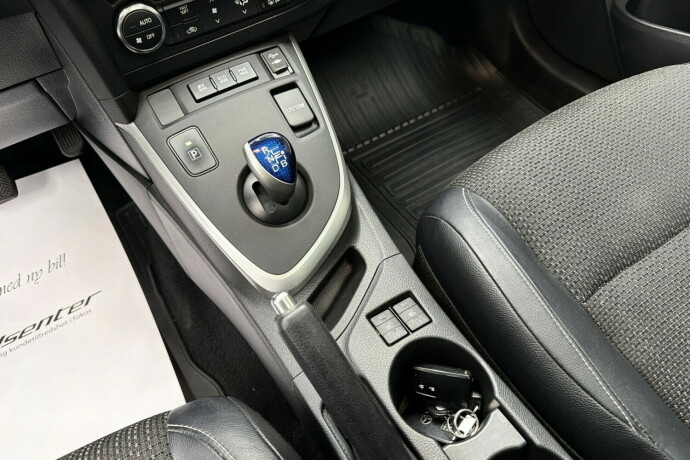 toyota-auris-bensin-2013-big-31