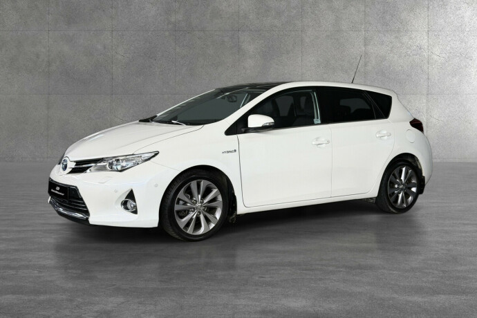 toyota-auris-bensin-2013-big-2