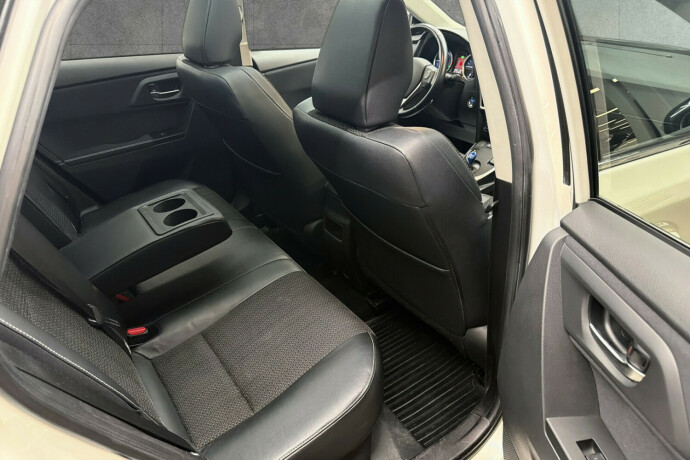 toyota-auris-bensin-2013-big-37