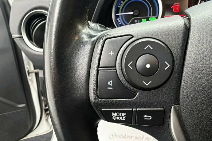 toyota-auris-bensin-2013-big-22