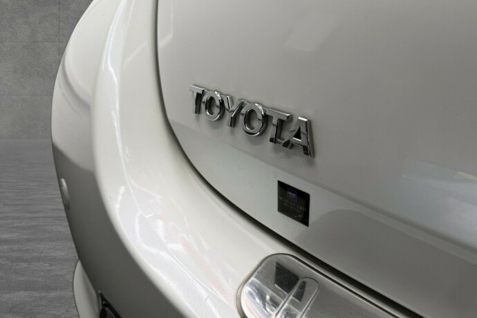 toyota-auris-bensin-2013-big-16