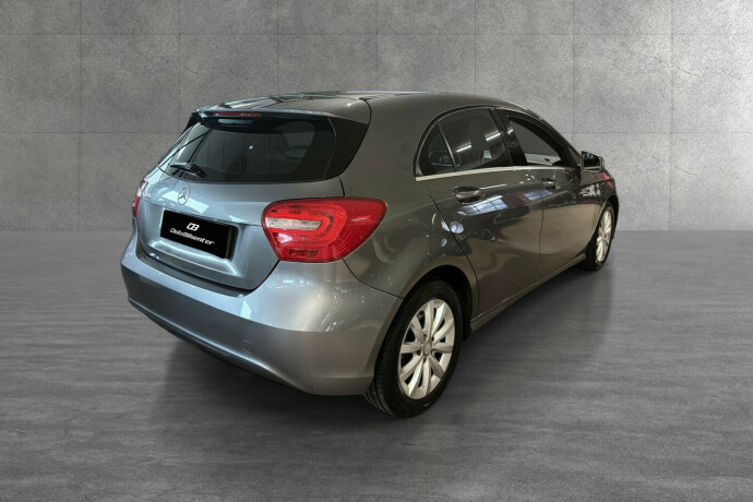 mercedes-benz-a180-bensin-2013-big-5