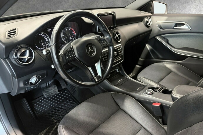 mercedes-benz-a180-bensin-2013-big-8