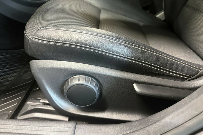 mercedes-benz-a180-bensin-2013-big-25