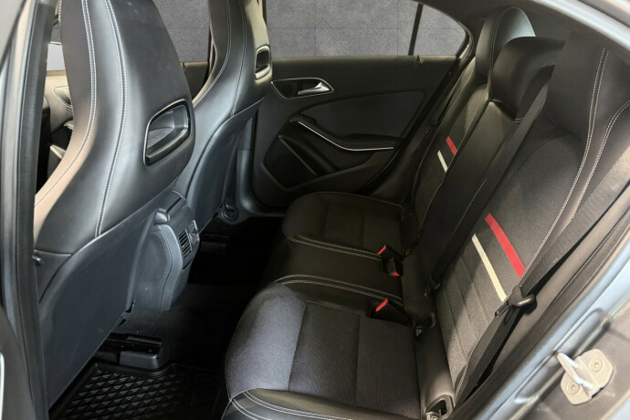mercedes-benz-a180-bensin-2013-big-12
