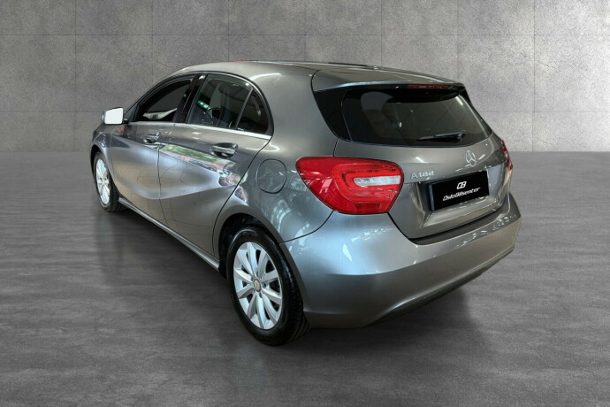 mercedes-benz-a180-bensin-2013-big-3